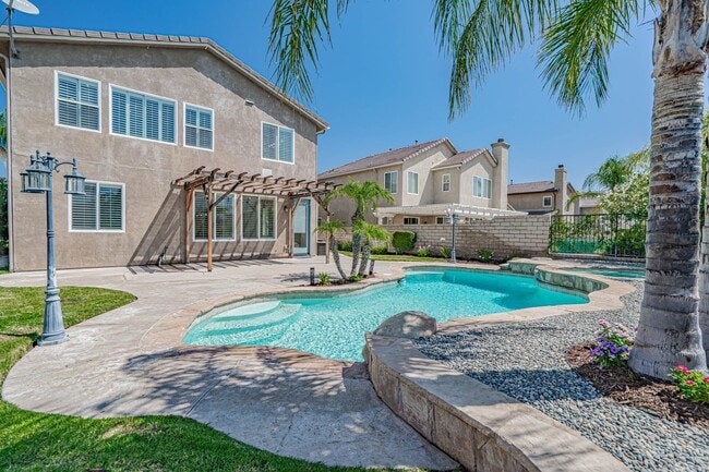 Building Photo - Spacious 4-Bedroom Pool Home in Saugus wit...