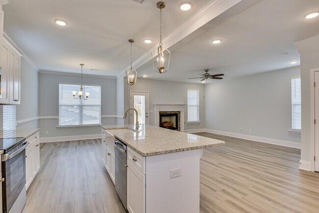 Building Photo - 926 Holbrook Dr