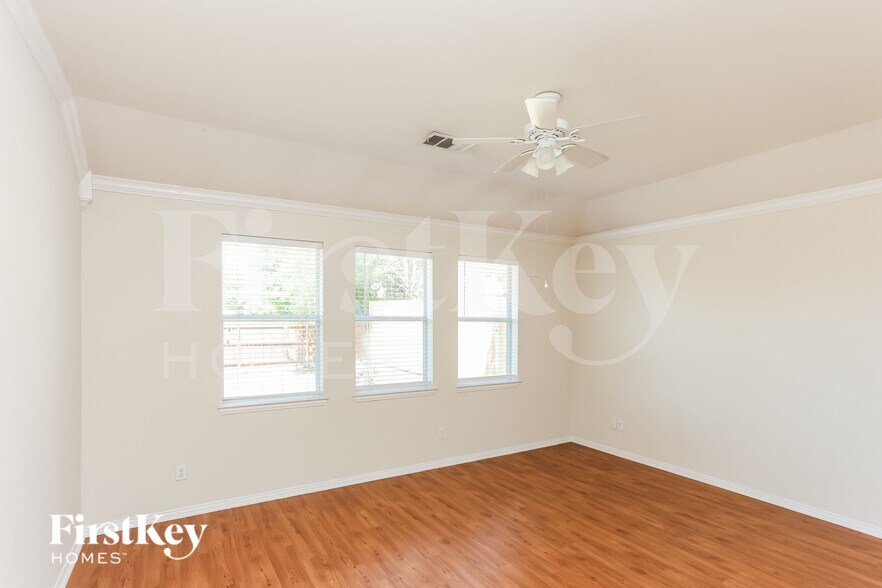 Building Photo - 3213 Bloomfield Trail