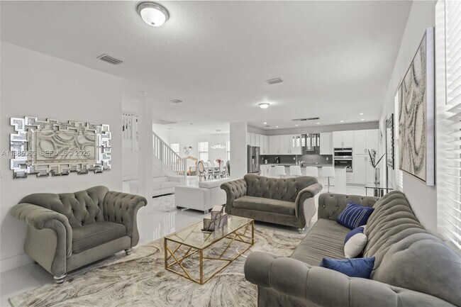 Building Photo - 14841 SW 39th Terrace