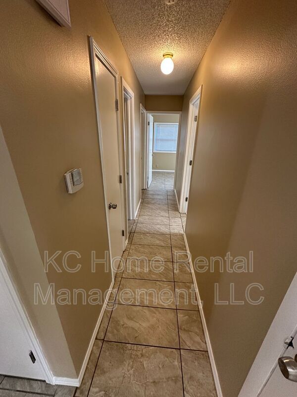 Building Photo - 507 N Lincoln St