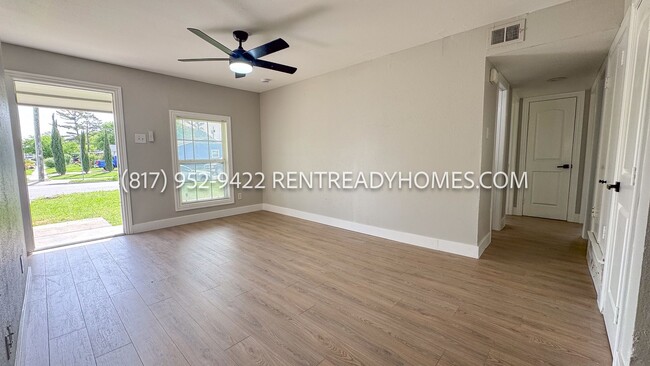 Building Photo - 2613 Fairbrook St