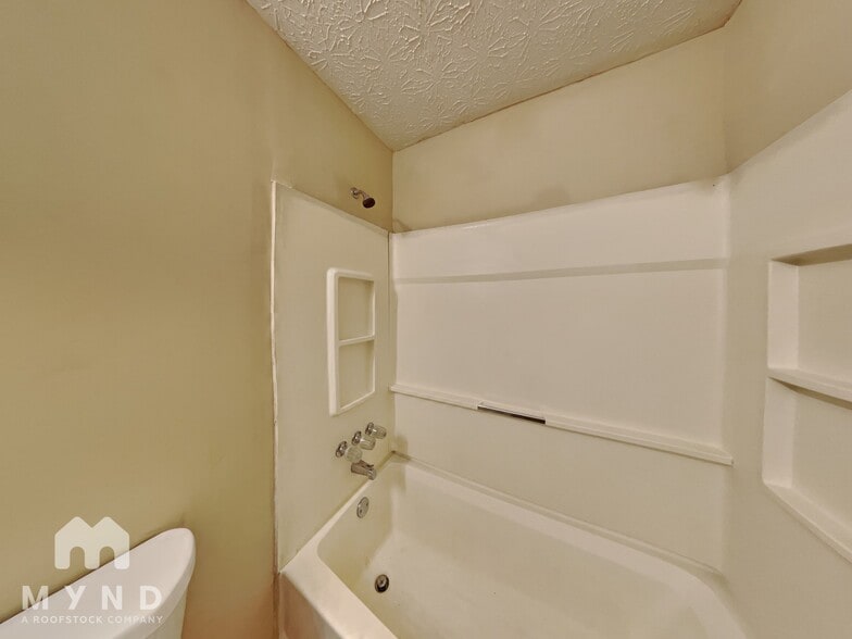 Building Photo - 1626 Sugar Downs Ct SE