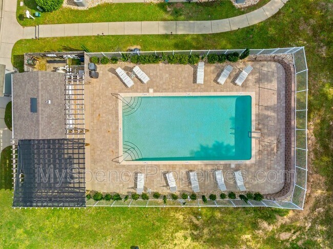 Primary Photo - Arbor Lake Drive - 820