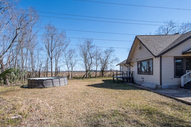 Building Photo - 1007 E Main St