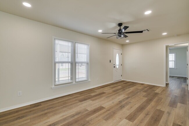 Building Photo - 2416 NW 40th St