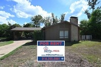 Building Photo - 1707 Lind Dr