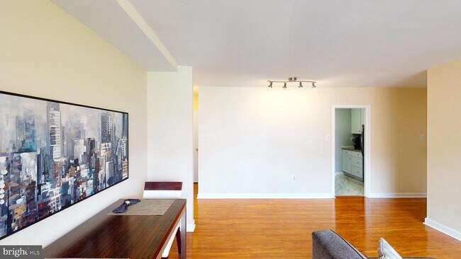 Building Photo - 1111 Arlington Blvd