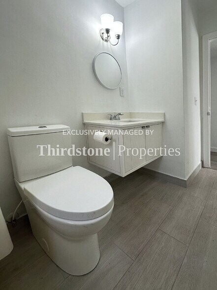 Building Photo - 8105 Santillo Dr