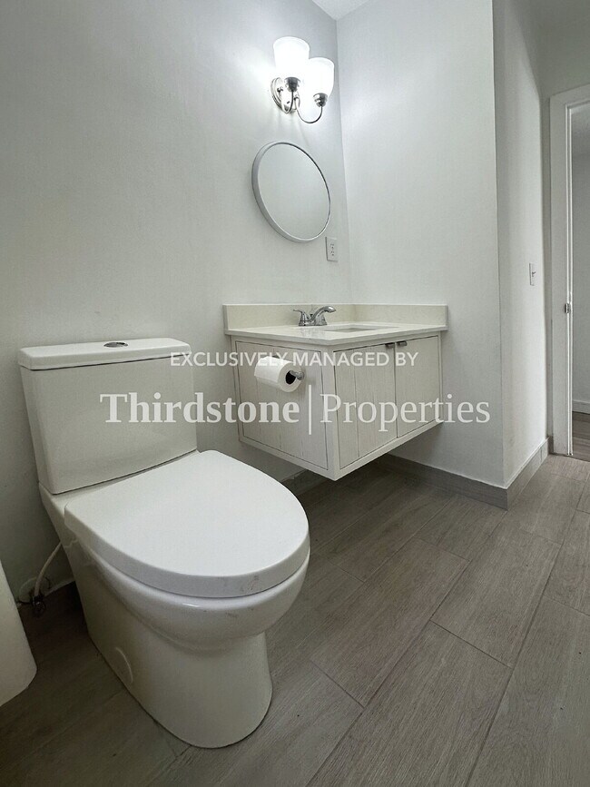 Building Photo - 8105 Santillo Dr