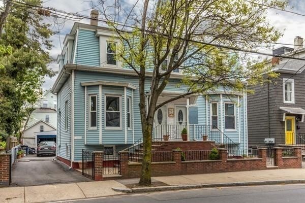 Primary Photo - 309 Columbia St