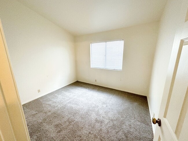 Building Photo - Spacious 3 Bed, 2 Bath Home in Peoria - Your Perfect Home Awaits!