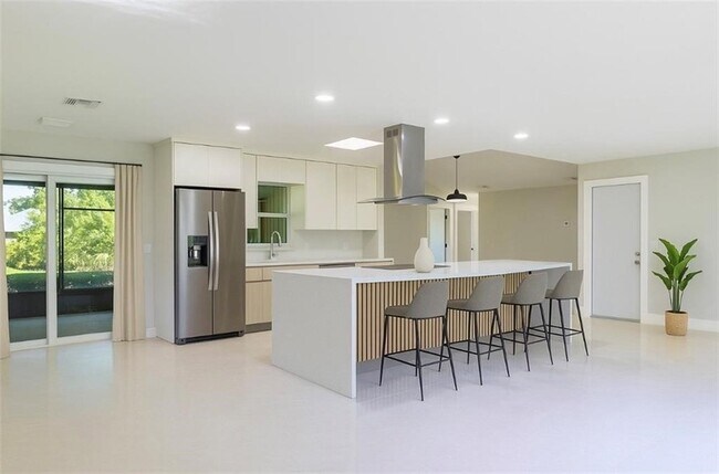 Building Photo - 5740 36th Pl