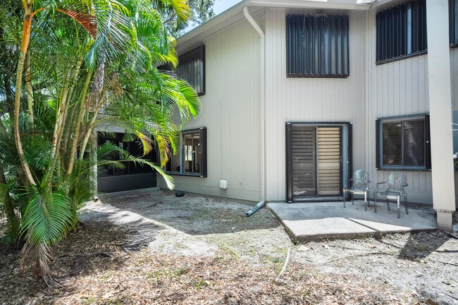 Building Photo - 5300 SE Schooner Oaks Way