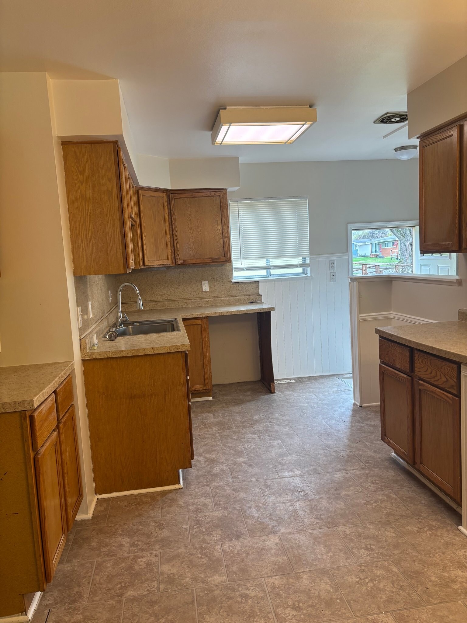 Building Photo - 1106 MacDonald Ave