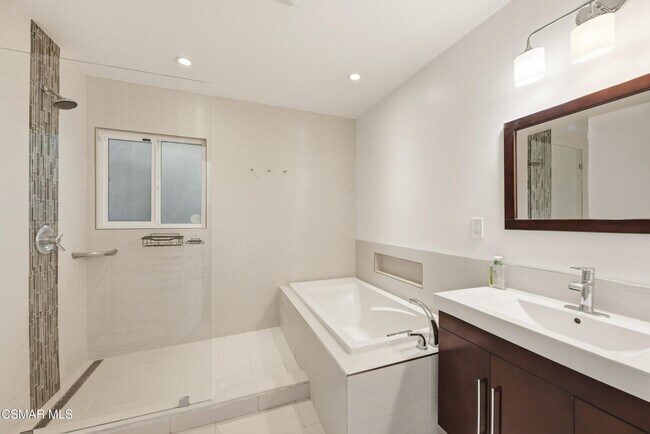 Building Photo - 5076 Escobedo Dr
