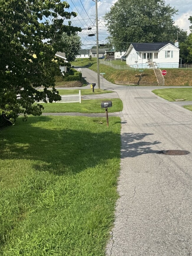 Building Photo - Charming home in the Heart of Bristol VA
