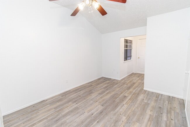 Building Photo - 918 Littleport Ln