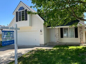 Building Photo - Spacious 4-Bedroom, 2.5-Bath Home with Deck, Fireplace & Updated Kitchen