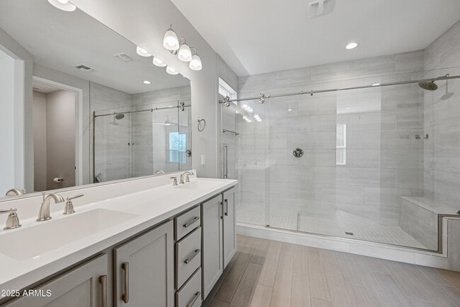 Building Photo - 1825 E Saguaro Park Ln