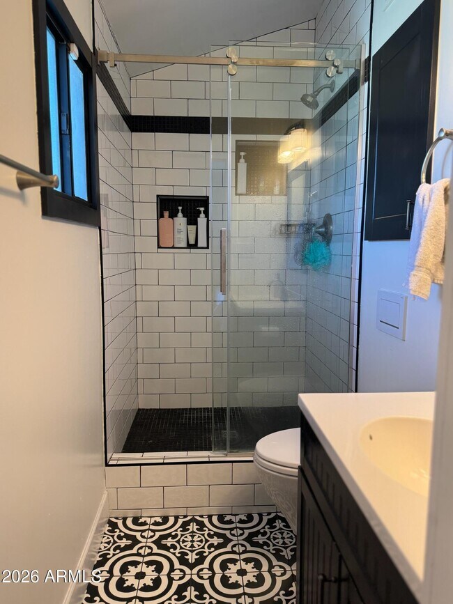 Building Photo - 3756 E Pershing Ave