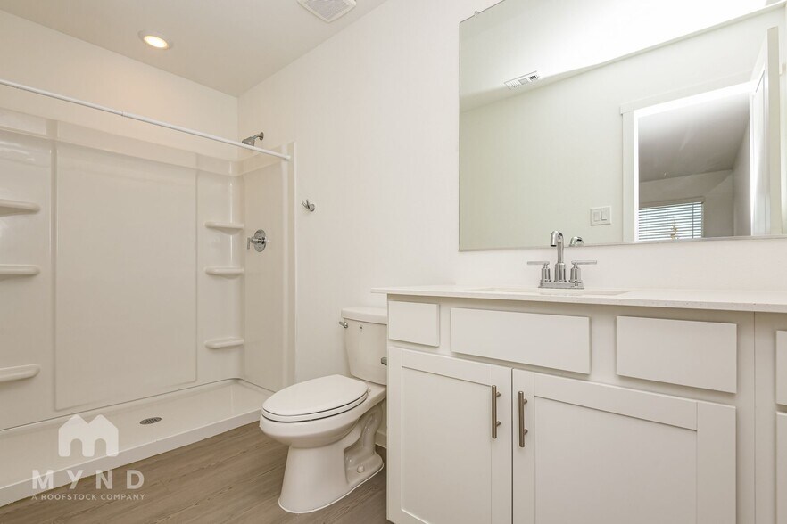 Building Photo - 2713 Ctr Crk Ln