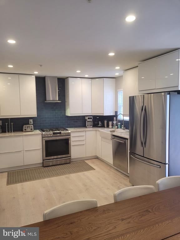 Building Photo - 14059 Pellita Terrace