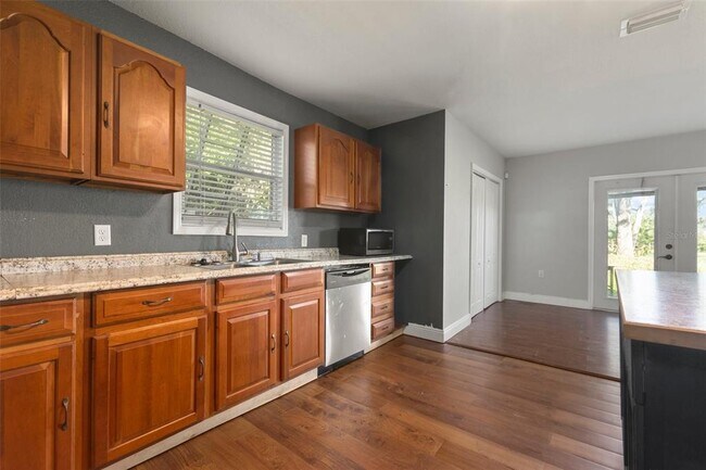Building Photo - 3106 E Trapnell Rd