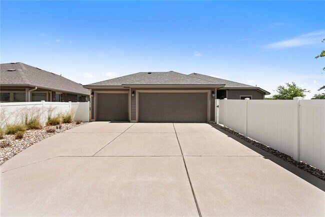 Building Photo - 1901 Discovery Blvd