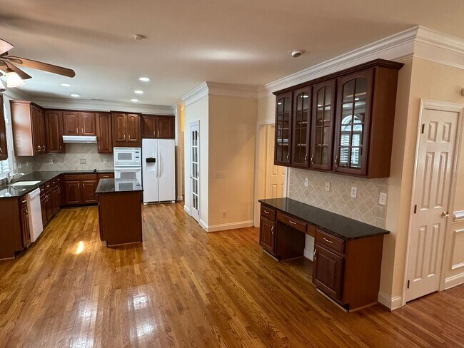 Building Photo - 7127 Weddington Brook Dr