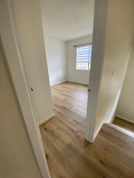 Building Photo - 10876 Loro Verde Ave