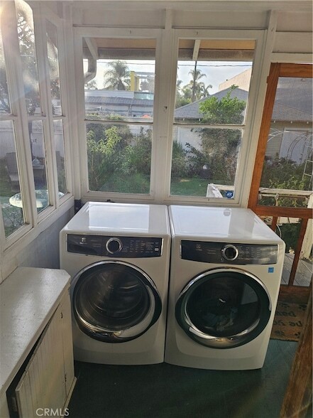 Building Photo - 1820 N Bush St