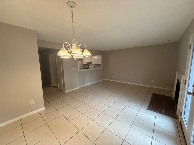 Building Photo - 3591 Kennesaw Station Dr NW