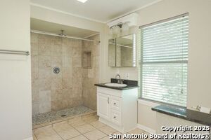 Building Photo - 24306 Romin Dr