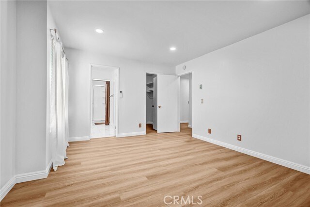 Building Photo - 2032 E Bermuda St