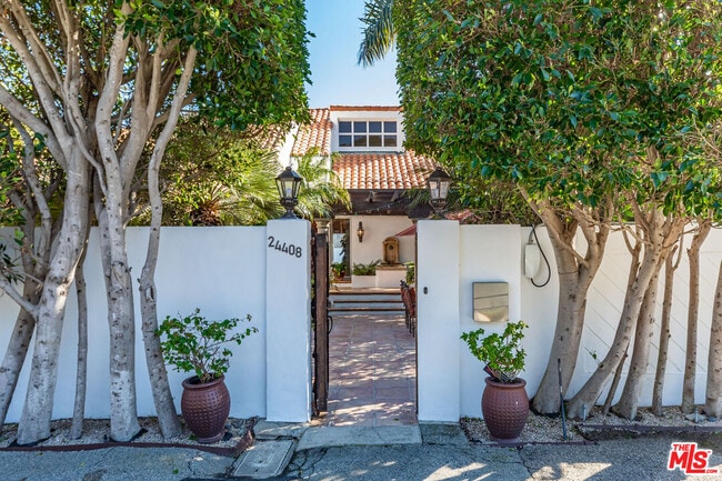 Building Photo - 24408 Malibu Rd