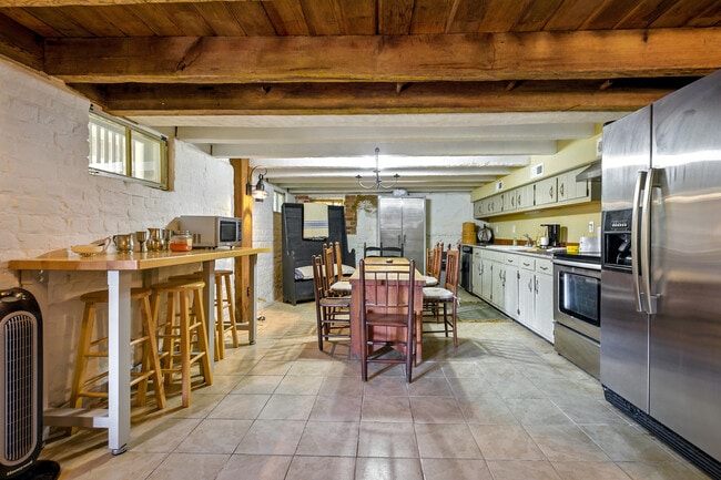 Building Photo - 11826 Colonial Trail W