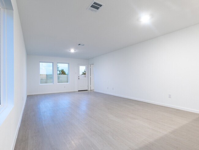 Building Photo - 31406 Pratola Serra Cir