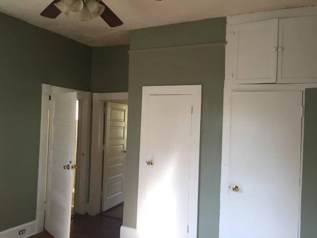 Building Photo - **AVAILABLE NOW**2 or 3 Bedroom / 1 Bathroom Home for Rent in Columbus, GA***