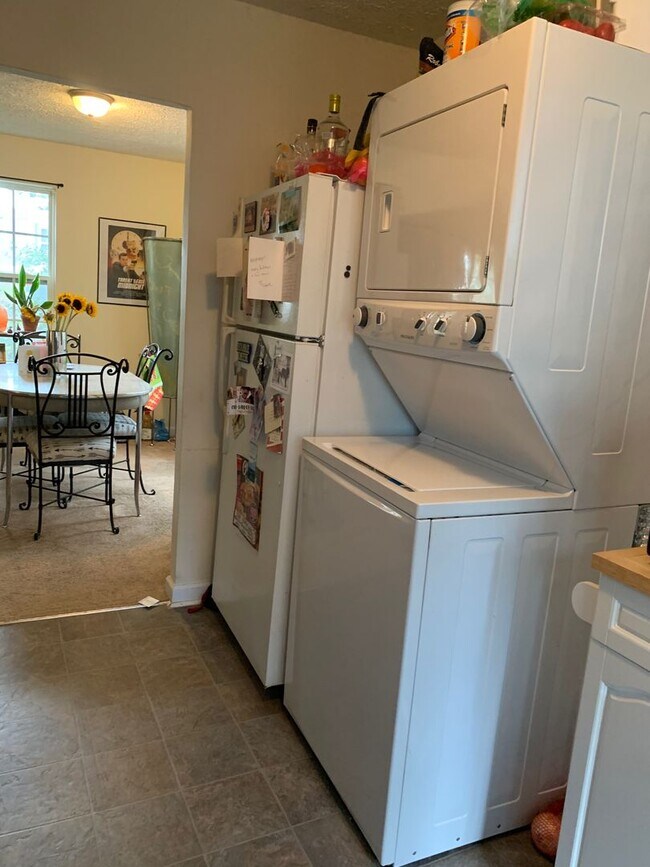 Building Photo - Normaltown Area Home! Available August 2026