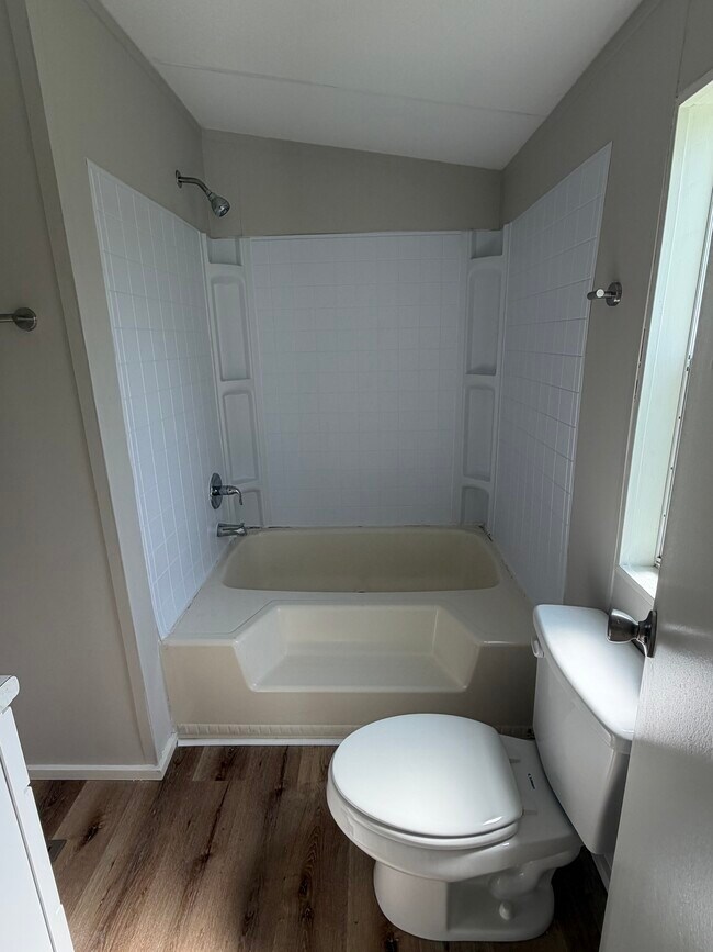 Building Photo - 3 bed 2 bath Collins GA