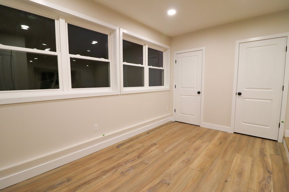 Building Photo - 201 Elmwood Cir