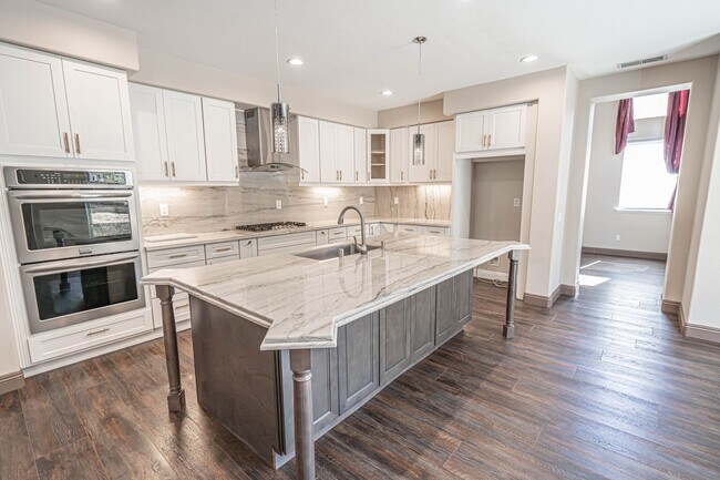 Building Photo - Tesoro Del Valle 4 Bedroom + Loft Home for...