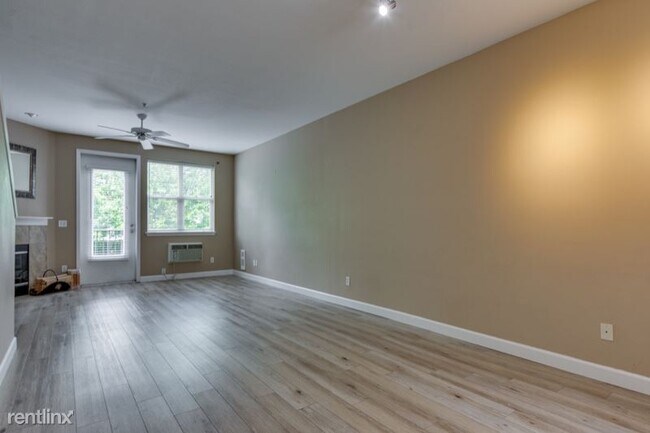 Primary Photo - 3 br, 2 bath Condo - 1526 SE Cutter Ln