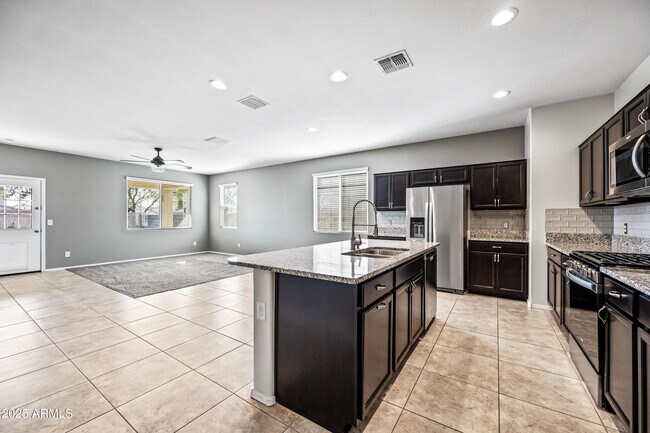 Building Photo - 31027 W Mulberry Dr