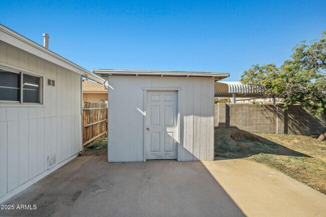 Building Photo - 2346 E Shaw Butte Dr