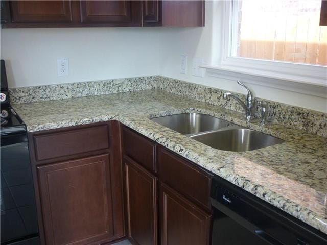 Building Photo - 303 Soap Tree Dr