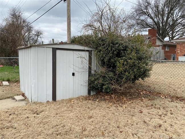 Building Photo - Beautiful updated Midtown home in the loved Lortondale addition