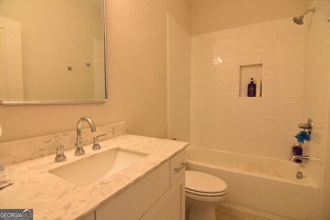 Building Photo - 469 Burton Dr