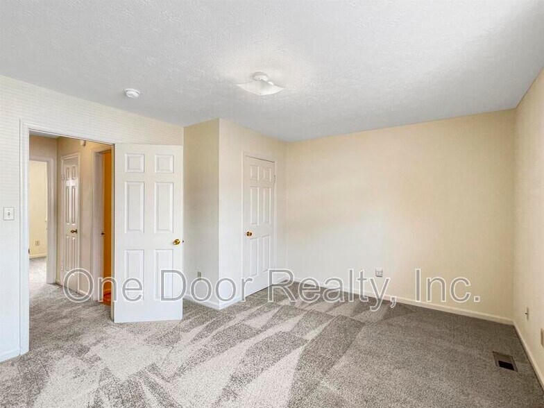 Building Photo - 5 Harpoon Ct
